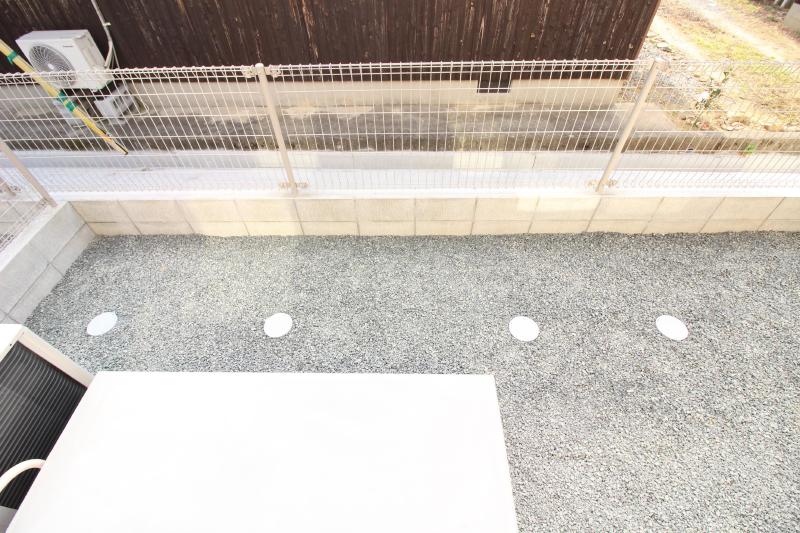 バルコニー　専用庭があります