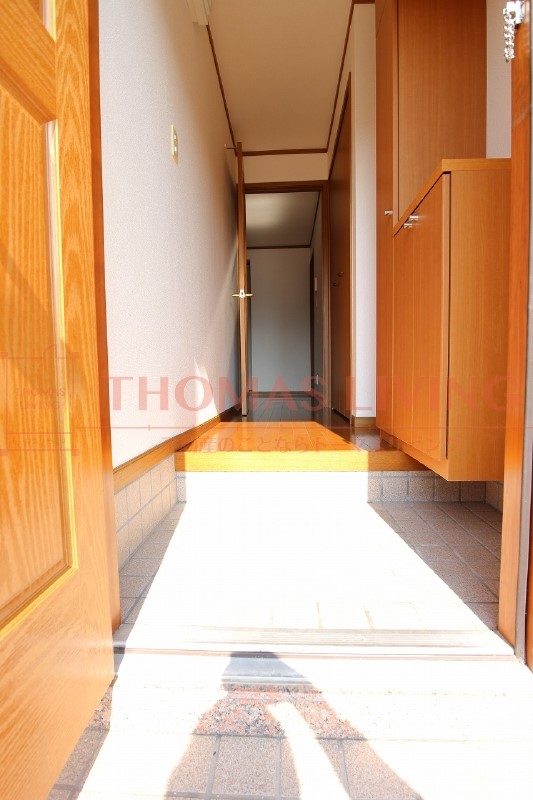 玄関　シューズボックス上がカウンターになってます