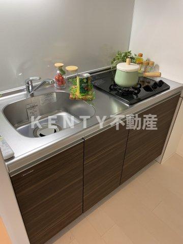 キッチン　コンパクトなキッチンで掃除もラクラク