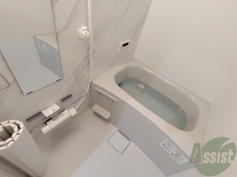 バス・シャワールーム　浴室は綺麗で追い焚きも付いて気持ちよくお過ごしいただけます。