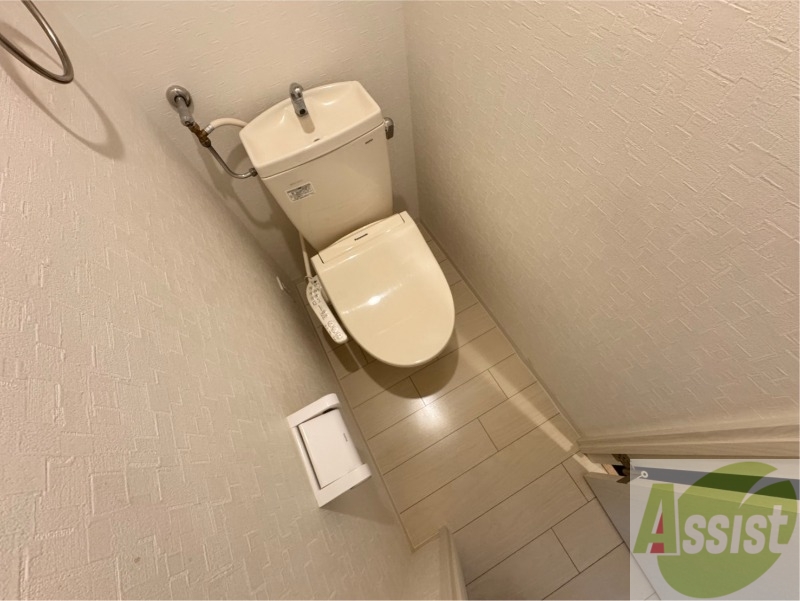 トイレ　ウォシュレット機能がついたトイレです。安心して使用できます。