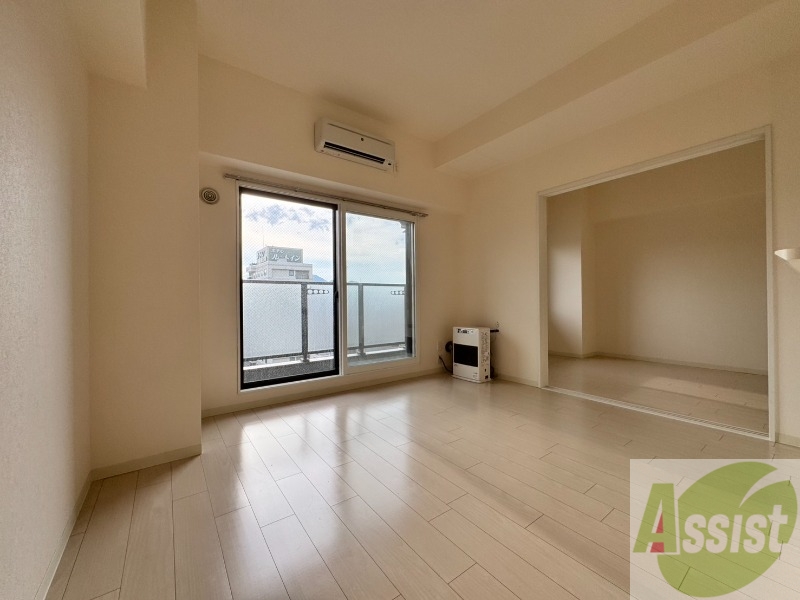 居室・リビング　広くてキレイなお部屋が広がっていて、充実した生活が送れそう。