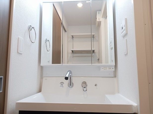 洗面設備　脱衣スペースもあります