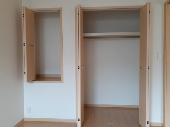 収納　各部屋に収納ついています