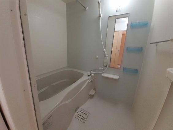 バス・シャワールーム　便利な追焚機能、浴室乾燥機付き