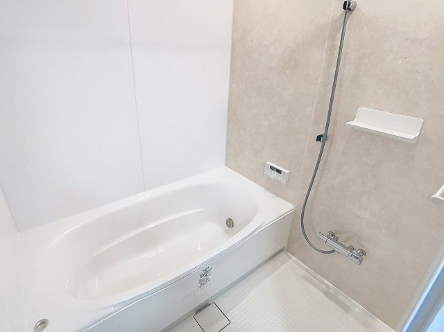 バス・シャワールーム　同間取の202号室の写真です（2024.3撮影）。現況を優先