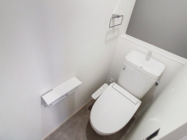 トイレ　同間取の202号室の写真です（2024.3撮影）。現況を優先