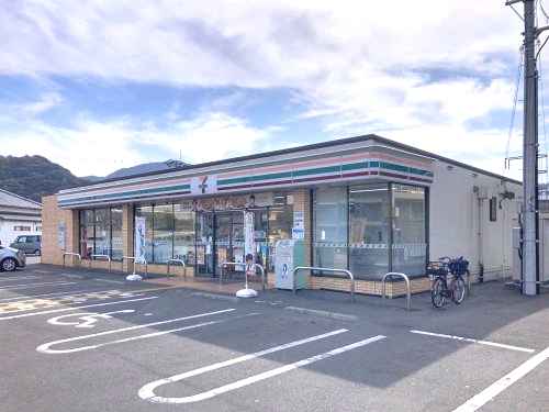 コンビニ　セブンイレブン 高知神田西店（コンビニ）まで22m
