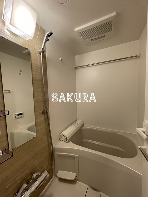 バス・シャワールーム　追い焚き・浴室乾燥機付き♪