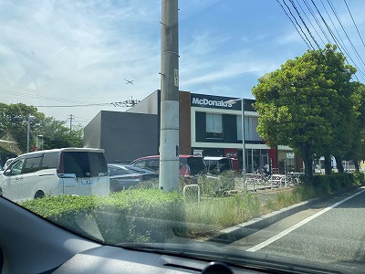 飲食店　マクドナルド春日店（飲食店）まで631m