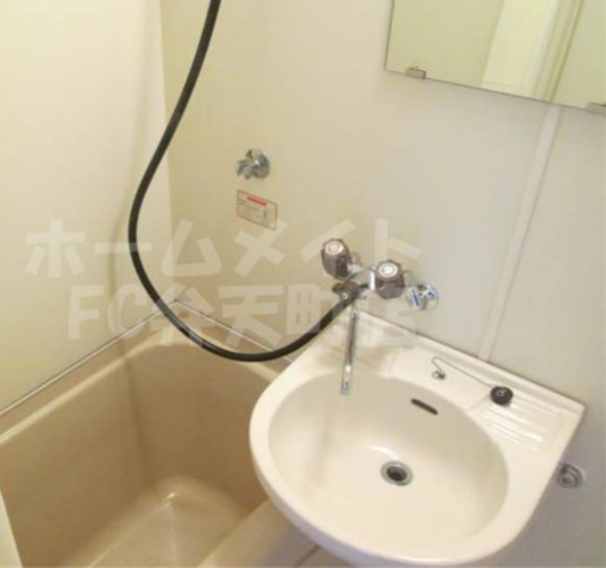 洗面設備　コンパクトな洗面です