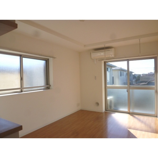 居室・リビング　角部屋とっても明るい