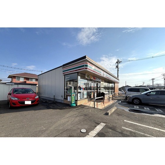 コンビニ　セブンイレブン富谷明石台６丁目店（コンビニ）まで211m