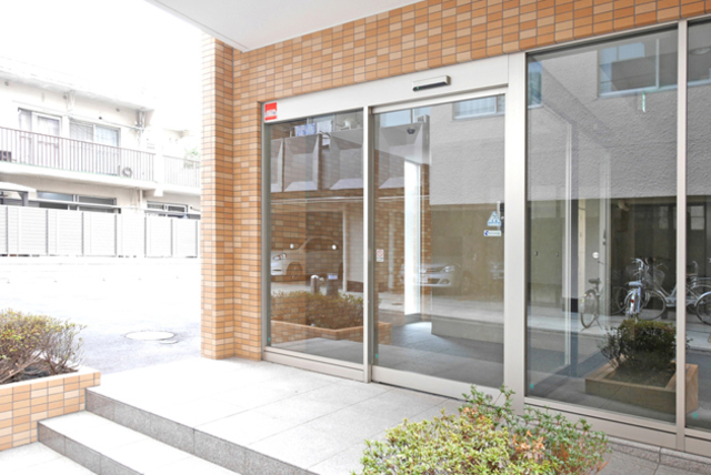 エントランス　安心なオートロック♪
