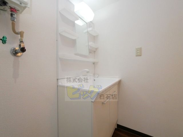 洗面設備　人気の設備シャンプードレッサーを完備しています♪