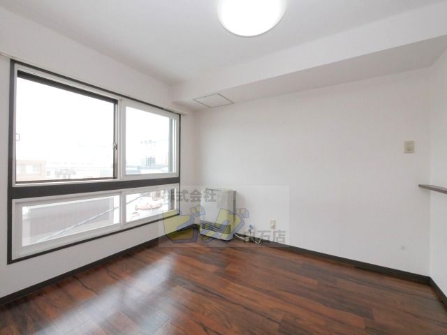 居室・リビング　４７平米超えの広々１ＬＤＫタイプです♪