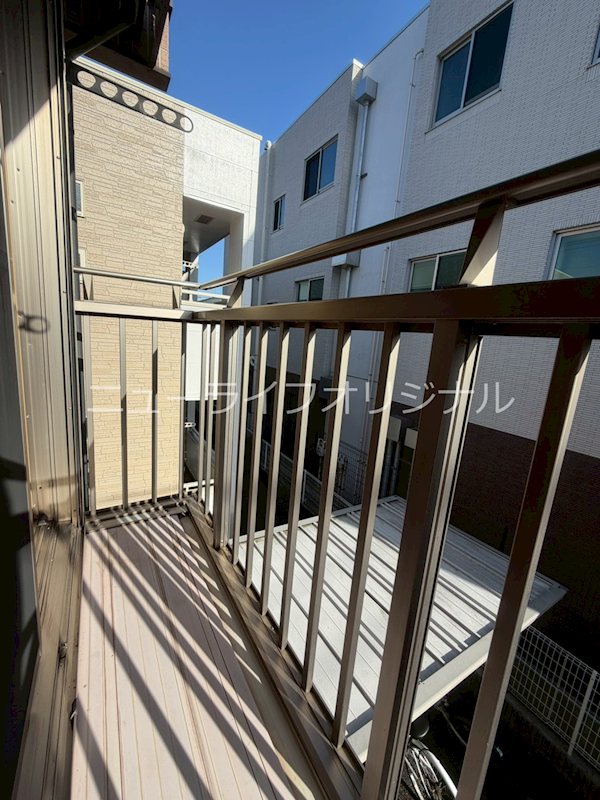バルコニー　南向きで日当たり良好！洗濯物もよく乾きます。