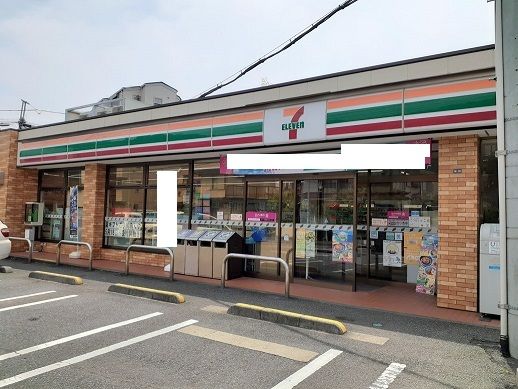 コンビニ　セブンイレブン（コンビニ）まで99m