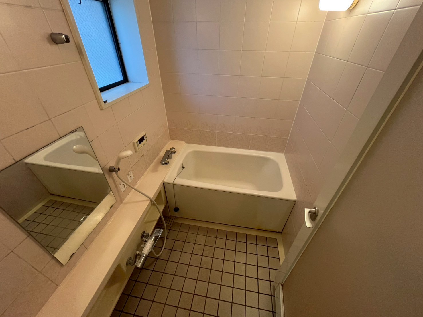 バス・シャワールーム　反転タイプです