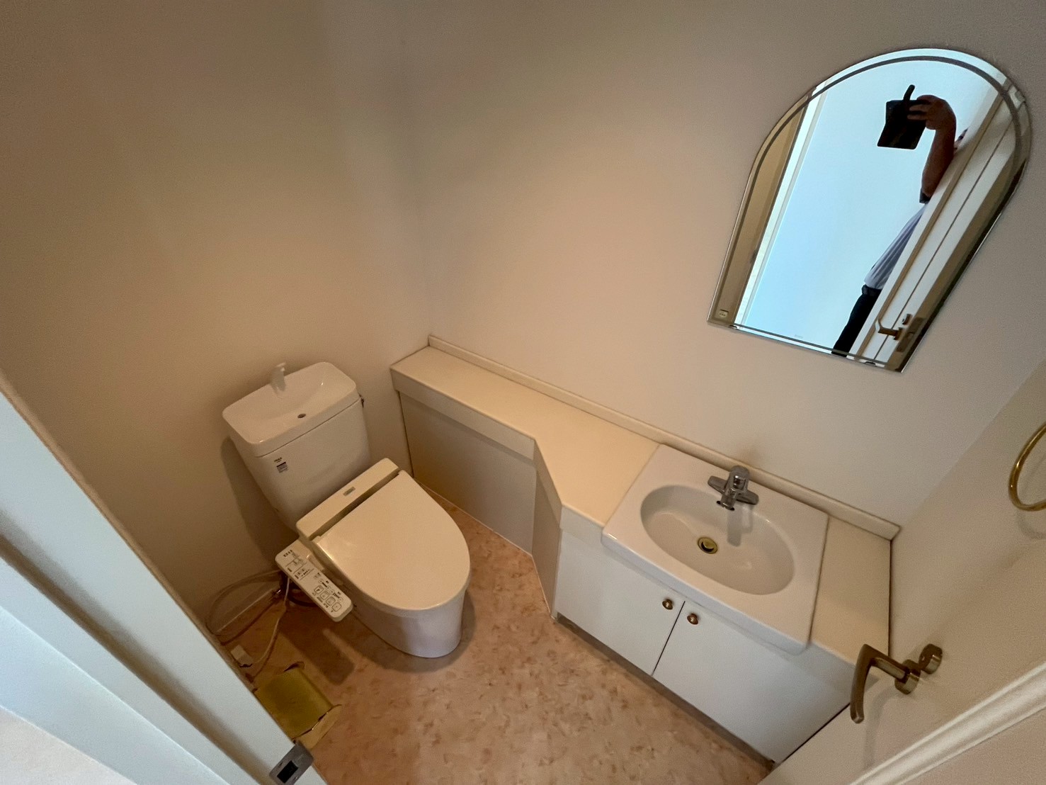 トイレ　反転タイプです