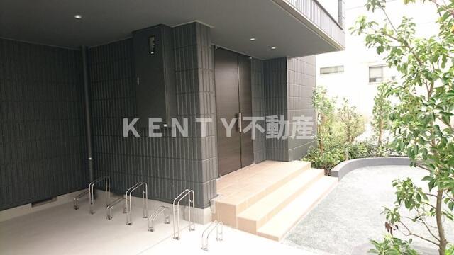 エントランス　ゆとりのあるエントランスです