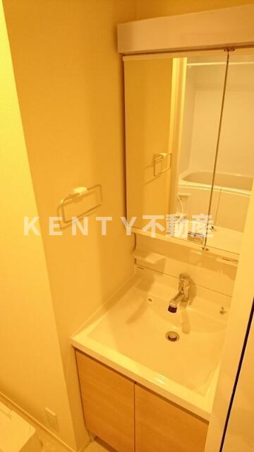 洗面設備　コンパクトで使いやすい洗面所