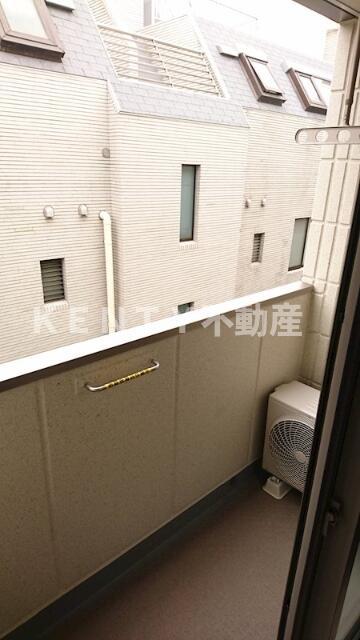 バルコニー　お洗濯にも便利なバルコニー付き