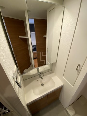 洗面設備　アーバネックス心斎橋　独立洗面化粧台