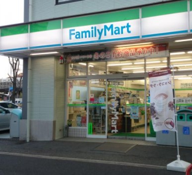 コンビニ　ファミリーマート 新横浜店（コンビニ）まで888m