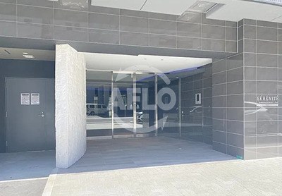 エントランス　セレニテ難波グランデシュッド　エントランス