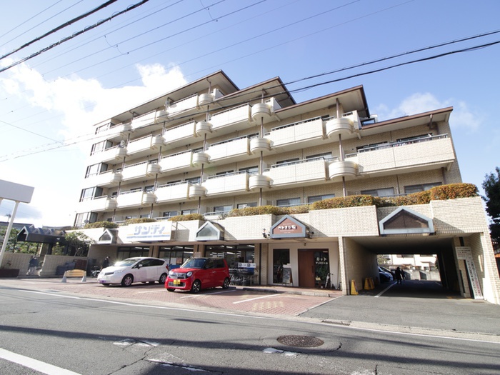 スーパー　サンディ桂東店（スーパー）まで700m