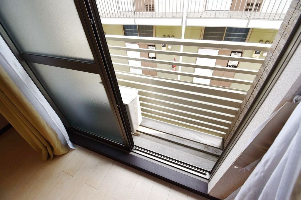 バルコニー　バルコニー