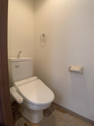 トイレ　ウォシュレット付きのトイレです♪
