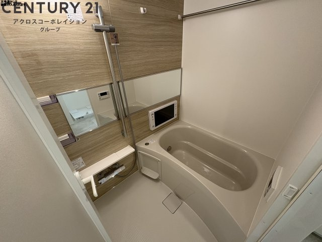 バス・シャワールーム　浴室乾燥・追い焚き機能付き☆