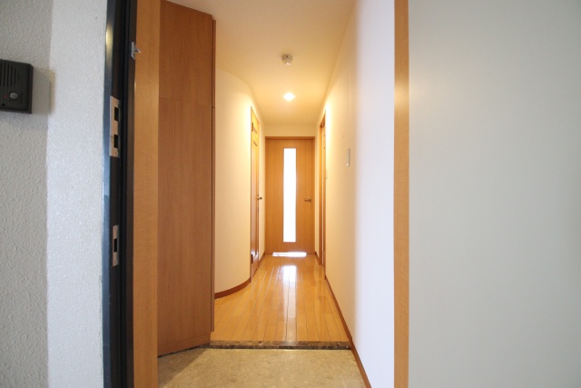 玄関　※別室の参考写真の為、現況優先です。