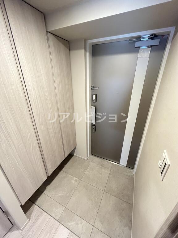 玄関　反転タイプ写真