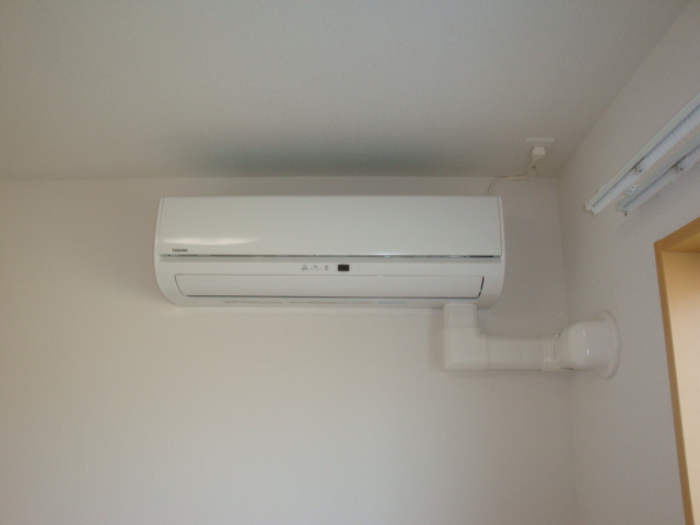 その他設備　北側洋室エアコン