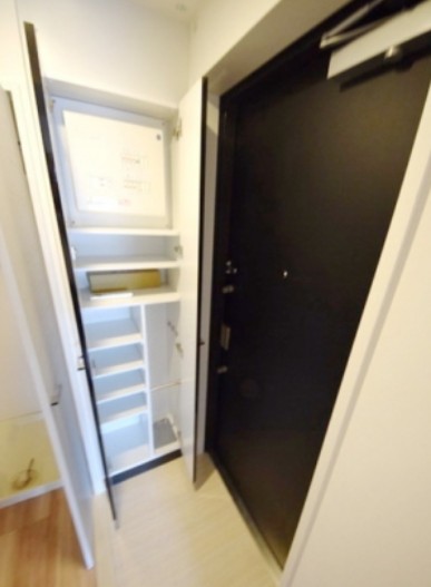 玄関　※別部屋参考写真