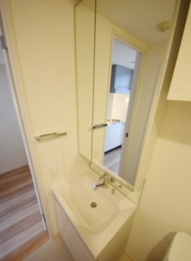 洗面設備　別部屋参考画像です