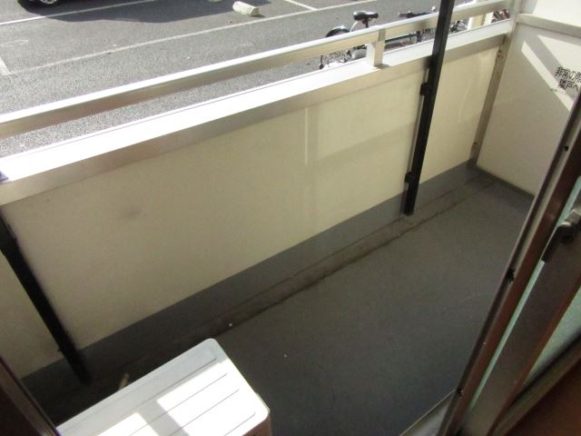 バルコニー　日当り良好、洗濯物もよく乾きます。