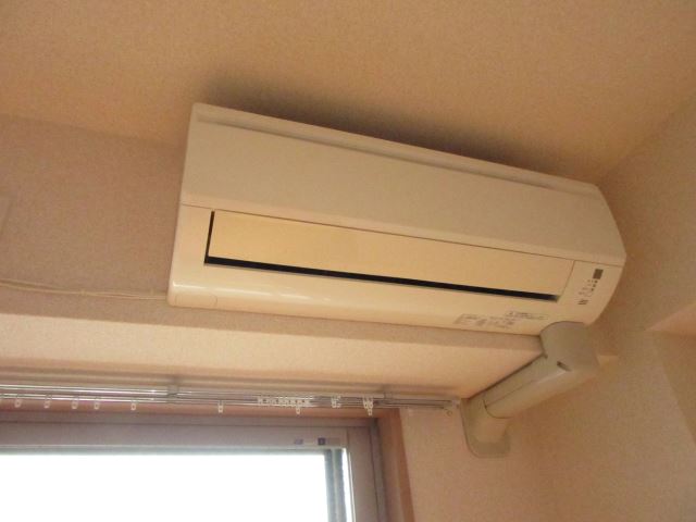 その他設備　設備でエアコン１台付いてます。