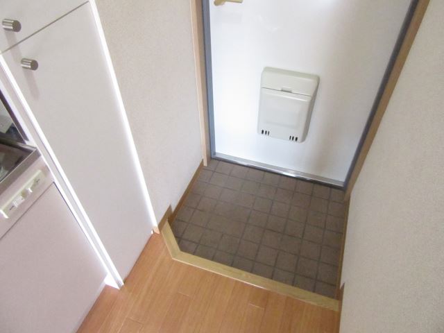 玄関　玄関スペース。シューズ入れあります。