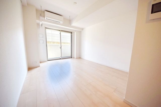 その他部屋・スペース　★8.2帖の明るい洋室★