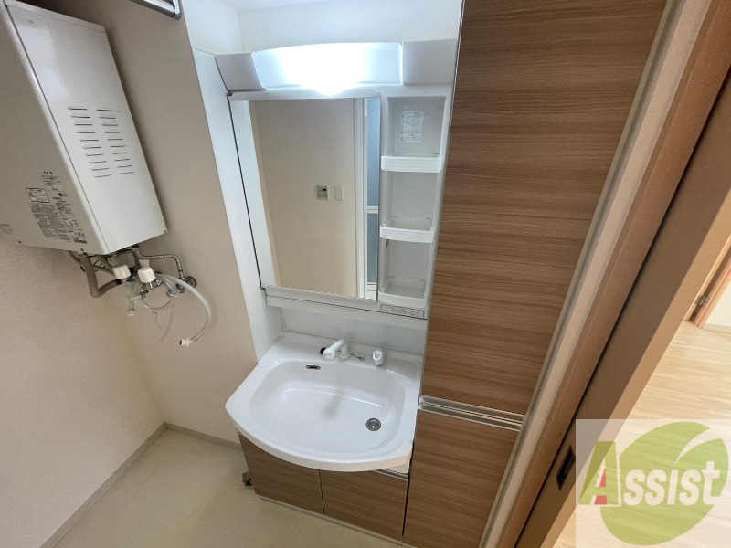 洗面設備　洗面台は独立していて使いやすそうですね。