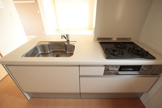 キッチン　同物件別号室