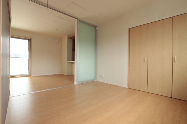 居室・リビング　同物件別号室