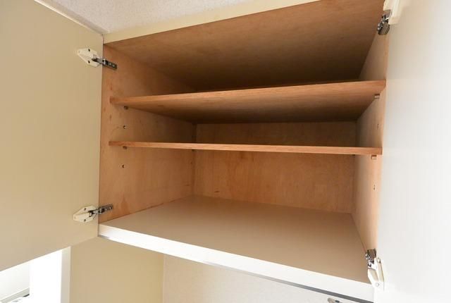 その他設備　★洗濯機置場の上部に便利な棚があります★