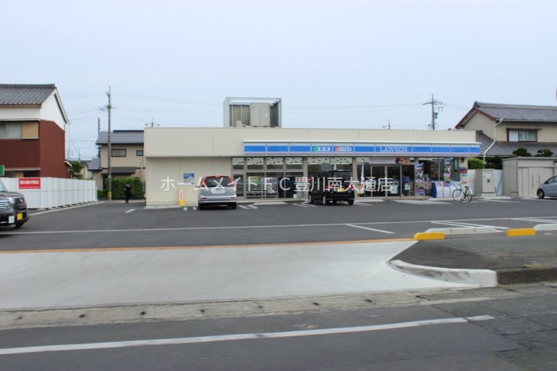 コンビニ　ローソン豊川新桜町店（コンビニ）まで213m