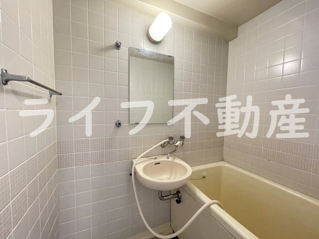 洗面設備　独立洗面化粧台付き