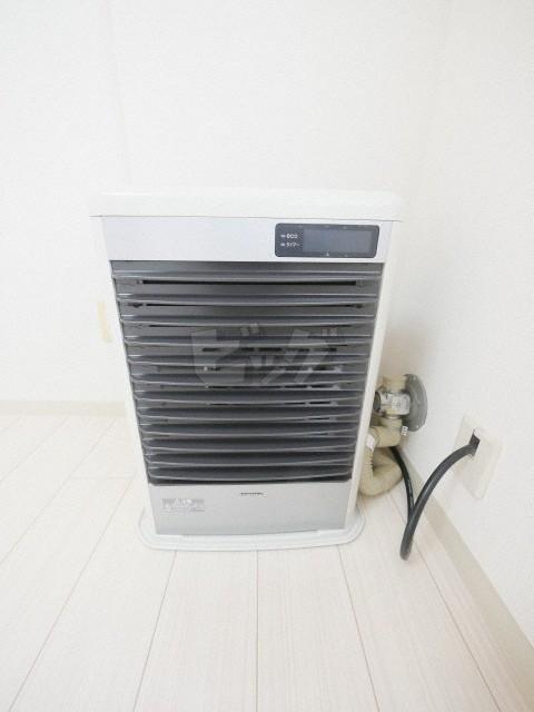 その他設備　経済的で暖かい灯油ストーブ付きです♪